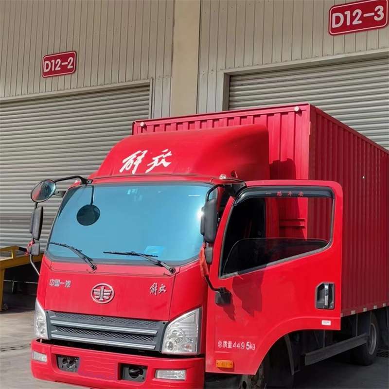 雷鸣镇阿拉尔市物流专线：大件快运与进仓出口的高效之旅