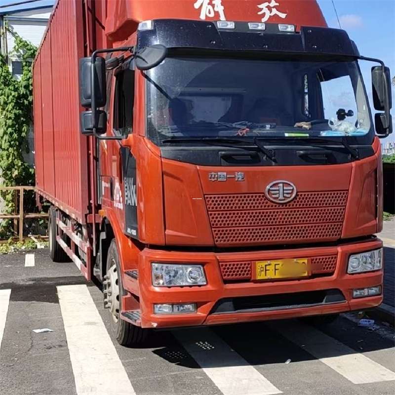 雷鸣镇罗平县进仓物流：专线直达的多元货运之旅
